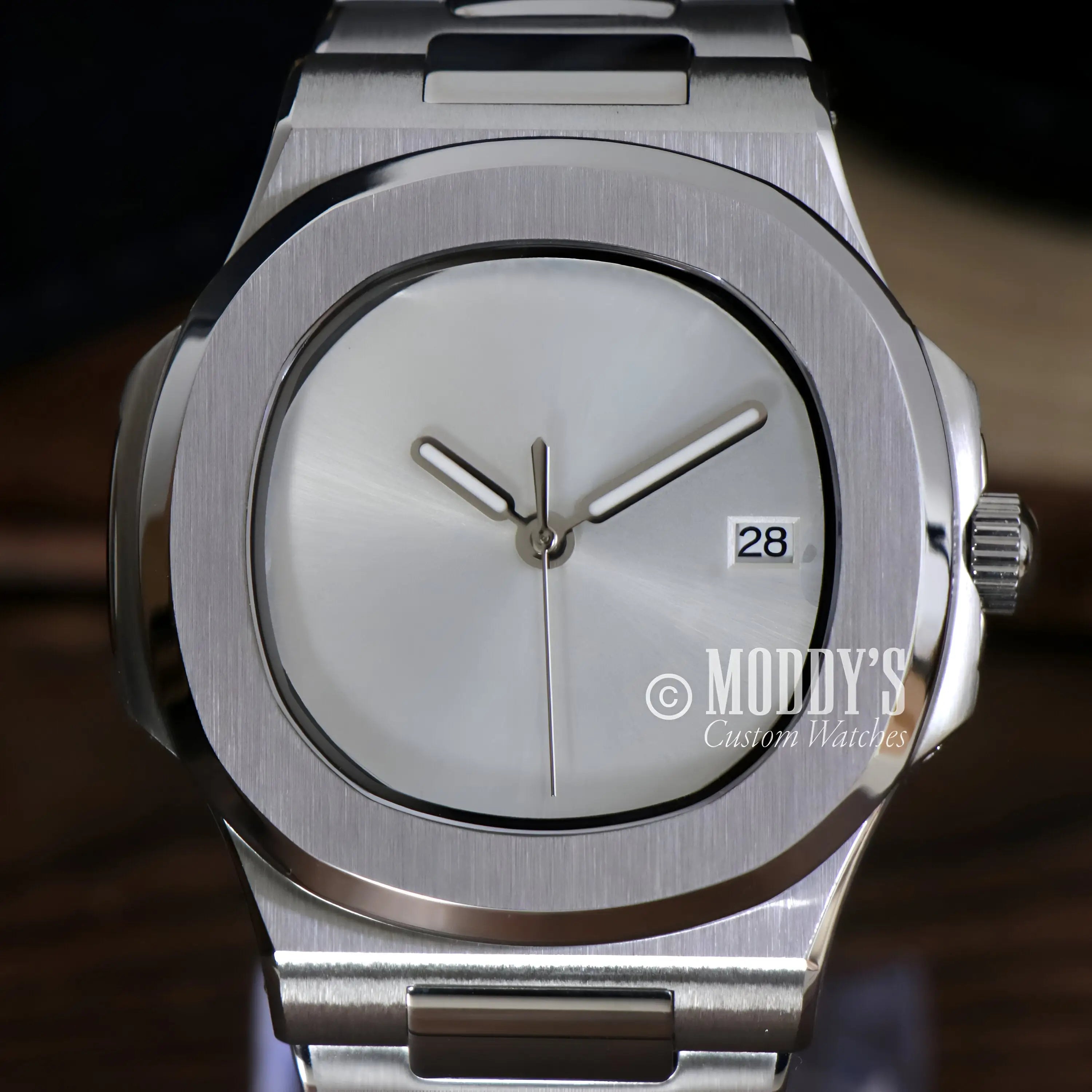 Nautiko | Minimalist Silver