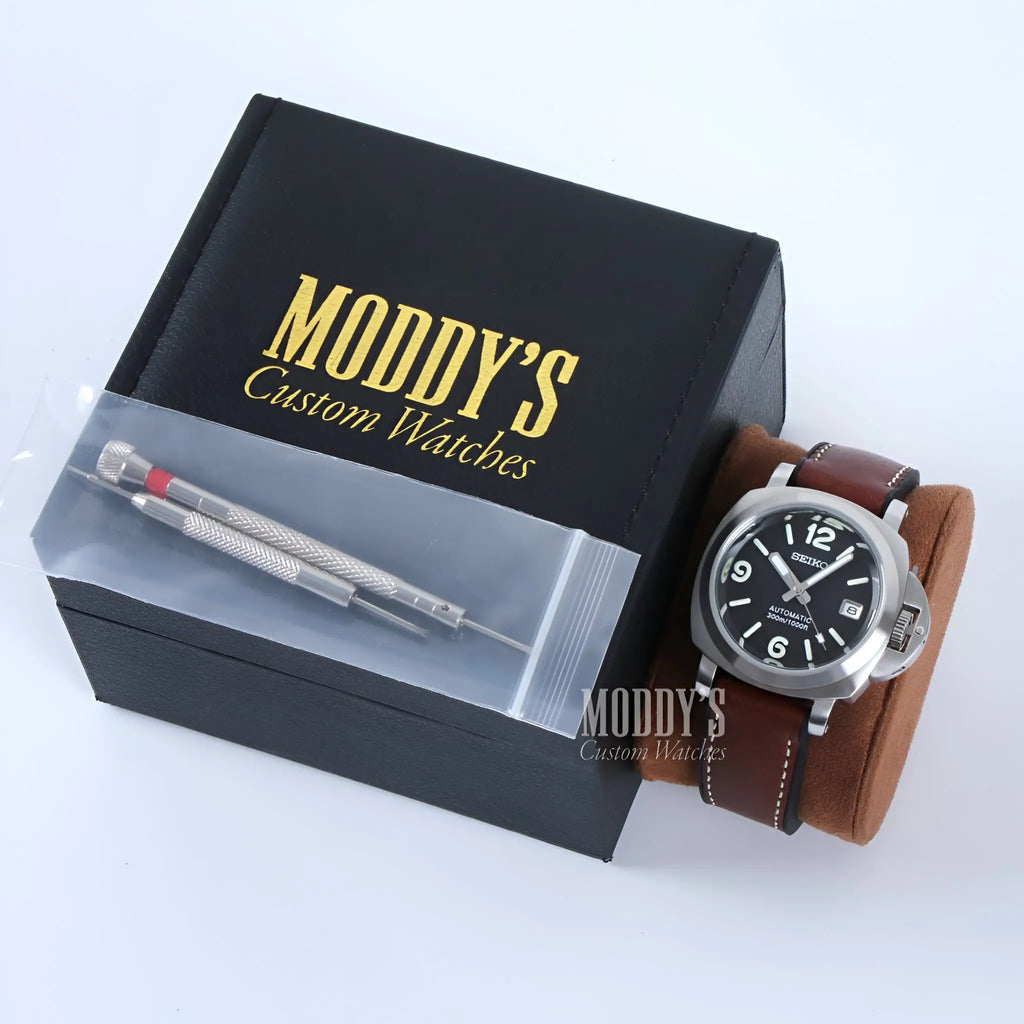 Paneiko | Brown Leather