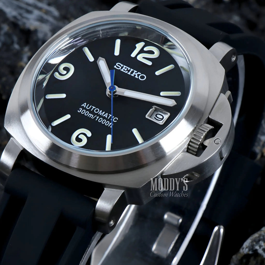 Paneiko | Black Rubber